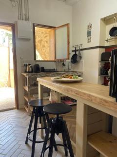 Beautiful apartment & garden - 8