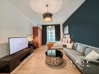 Rare Holiday Homes - Near City Center Ma'eisem - Pool view - Crescent Tower A - R706 - IMPZ - Dubai - 8