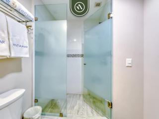 Luxury 4 BR Condo - Private Beachfront Deck with Pool - 9