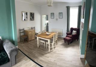 Selston House, 3 bedroom cosy cottage Home for up to 6 Guests, Cul-de-sac on Private road - 3