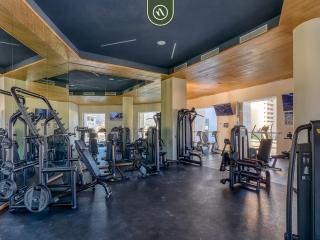 New Oceanfront 1 BR Condo - Gym - Beach - Pool - 4
