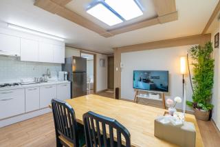 Metro Stay Daejeon Cozy home at transport hub - 4