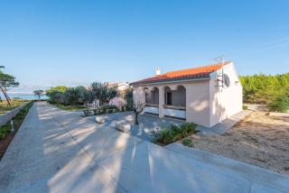 Beachside Holiday House Anamarija - 5