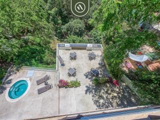 Luxury 2 BR Condo in the Jungle - Oceanview Pool - 2