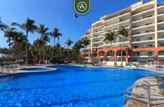 Cozy Beachfront Studio - Beach Club - Pools - 9