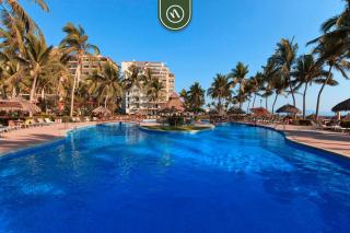 Mexican Styled 2 BR Condo - Beachfront - Pool - 6