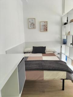 Modern Studio, 7 min to Metro, Close to Linate and Fabrique - 8