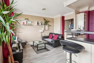 Chic and comfortable apart near Paris - 0