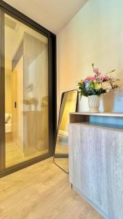 Modern 2 Bedroom Condo - The Base Height - 7