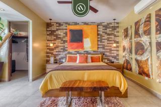 Great 2BR Condo with Rooftop Pool - Romantic Zone - 2
