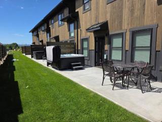Teton Duo | Side-by-Side Homes | Hot Tubs+Walkable - 9