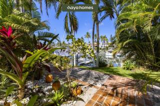 Cozy 3BR House - Front of Marina- Pool - 6