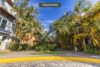 Cozy 3BR House - Front of Marina- Pool - 2