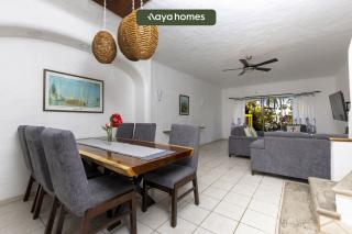 Cozy 3BR House - Front of Marina- Pool - 1
