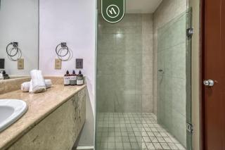 Oceanfron 4 BR Condo - Beach - Wyndham Pool - 1