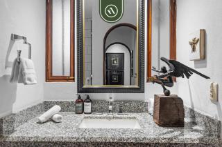 Stylish 2 BR Condo in Romantic Zone - Rooftop Pool - 1