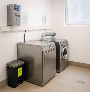 Central Porto Oasis with Balcony - 9