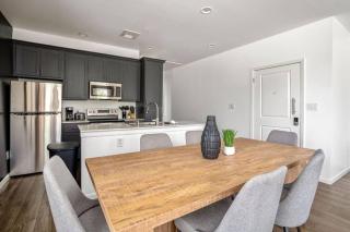 Spacious Apartment with Gated Parking Near Med Ctr - 2