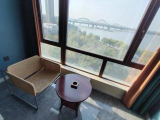 Central Avenue Luxury River View Apartment - 3