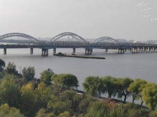 Central Avenue Luxury River View Apartment - 1