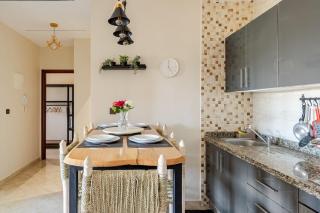 APT-Cinema Pool-Free Parking-Gym-Netflix - 2