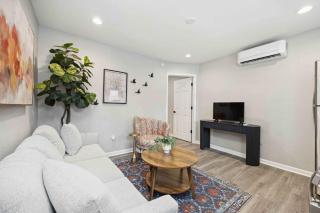 Heart of Houston • Walk to the Heights & More! - 0