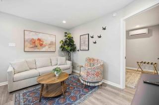 Heart of Houston • Walk to the Heights & More! - 2