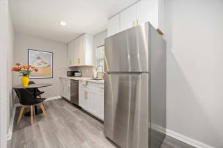 Prime Heights Location • Central & Cozy! - 1