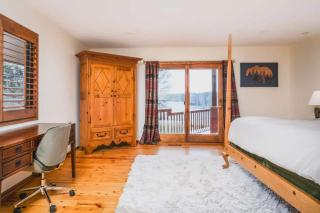 Monthly or Seasonal Large Petite Lake 44 Lakehouse Retreat with Private Pier and Hot Tub secluded Deep in the Woods - 4