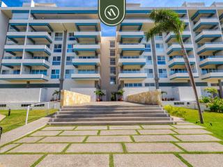 Brand New 1 BR Condo - Pool - Jacuzzi - Gym - 4