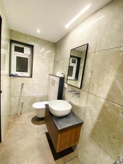 The Sapphire Hotel - 3