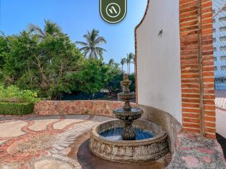 2 BR Condo in Hotel - Beach - Pools - Kids Club - 2