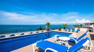 Cozy 2BR King beds - Rooftop Pool - Fast WiFi - 4