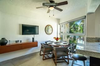 Beachfront 2BR Condo - Pool - Blue Flag Beach - 1
