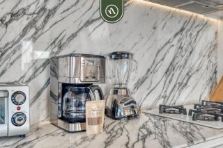 Amazing 1 BR Condo with Rooftop Pool - Gym - King - 2