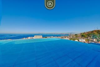 Condo with Balcony - Rooftop Pool with Ocean View - 5