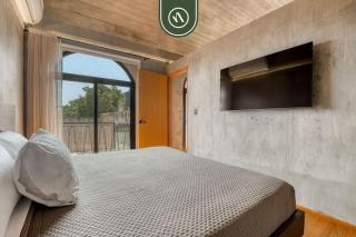 Luxury 3 BR House in Downtown - AC - Peaceful - 4