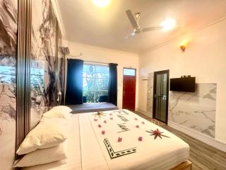 Thoddoo Island Life - 2