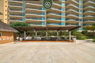 Oceanfront 2 BR Condo - Beach - Restaurant - Gym - 2