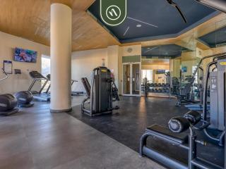 New Oceanfront 2 BR Condo - Gym - Beach - Pool - 4