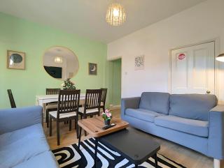 Charming 3-bed Home Near Centre Free Parking - 4