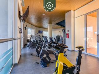 New Oceanfront 2 BR Condo - Gym - Beach - Pool - 2