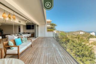 Luxury 4 BR Condo - Amazing Bay View - Pool - 1