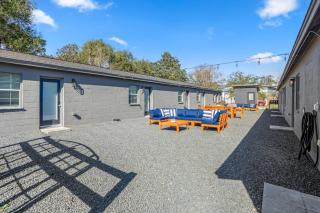 Cozy, Fully-Equipped Studio With Gated Parking! - 1