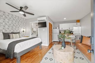 All-In-One - Fully-Equipped Secure Gated Parking! - 0