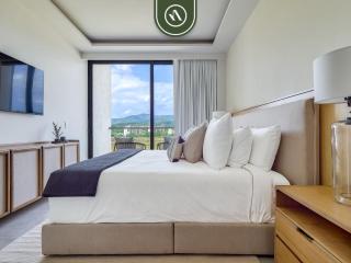 Luxury Oceanfront 3 BR Condo with Balcony - 6