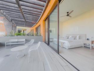 Capitalia Ocean Views Rooftop Grill & Gym - 9