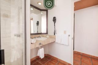 Amazing 2 BR Condo - Partial Oceanview - Pool - 7