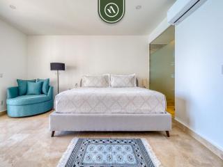 Oceanview Studio - King Bed - Pools - Beachclub - 5