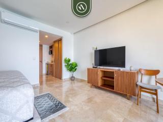 Oceanview Studio - King Bed - Pools - Beachclub - 3
